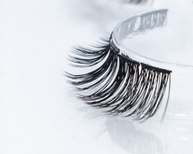 Fake Lashes DIY soft curve side #Striplash eyelashes